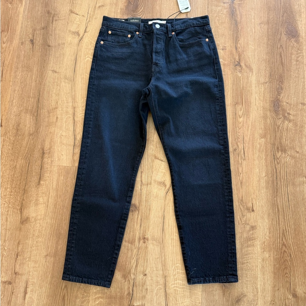 Levi’s Women’s Premium Wedgie Jean Black New With Tags Sz 30